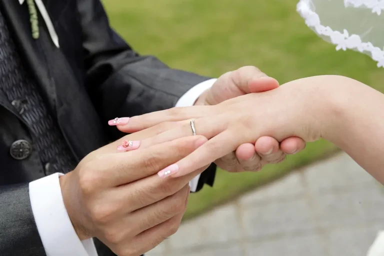 最大200名の方にお見合いお申し込みが可能